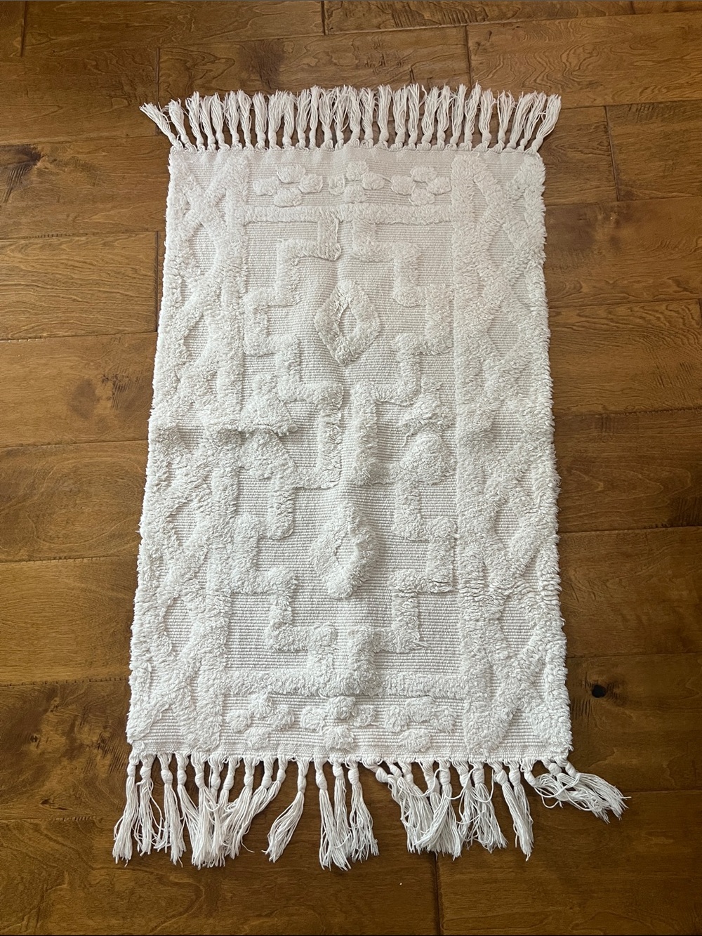 Plush White Textured Fringe Bath Rug